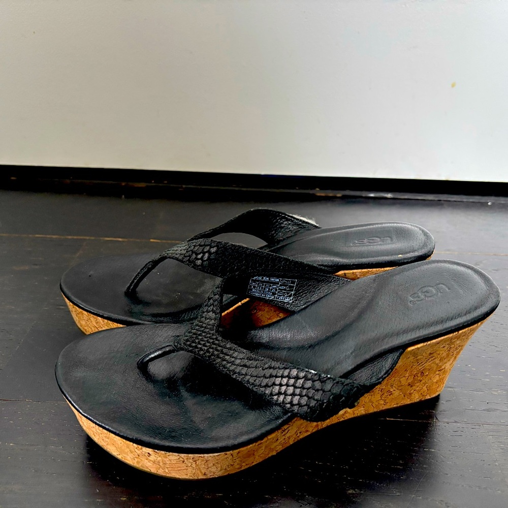 Ugg Platform - Picture 2 of 2